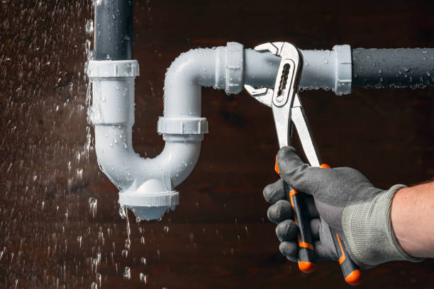 Professional Emergency Plumber technician working in Mohrsville, PA